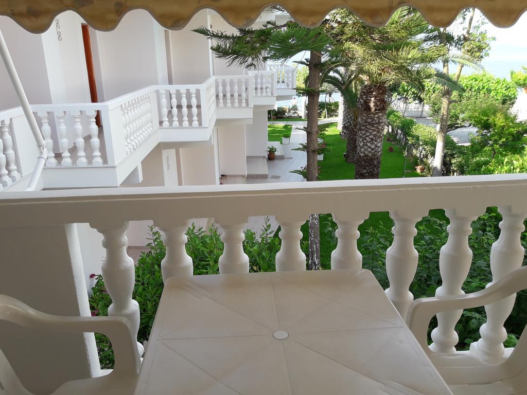Posidonia Pension อมารินโธส ภายนอก รูปภาพ